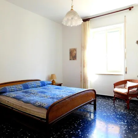 Trilocale Vicino Stazione, Apartment Levanto